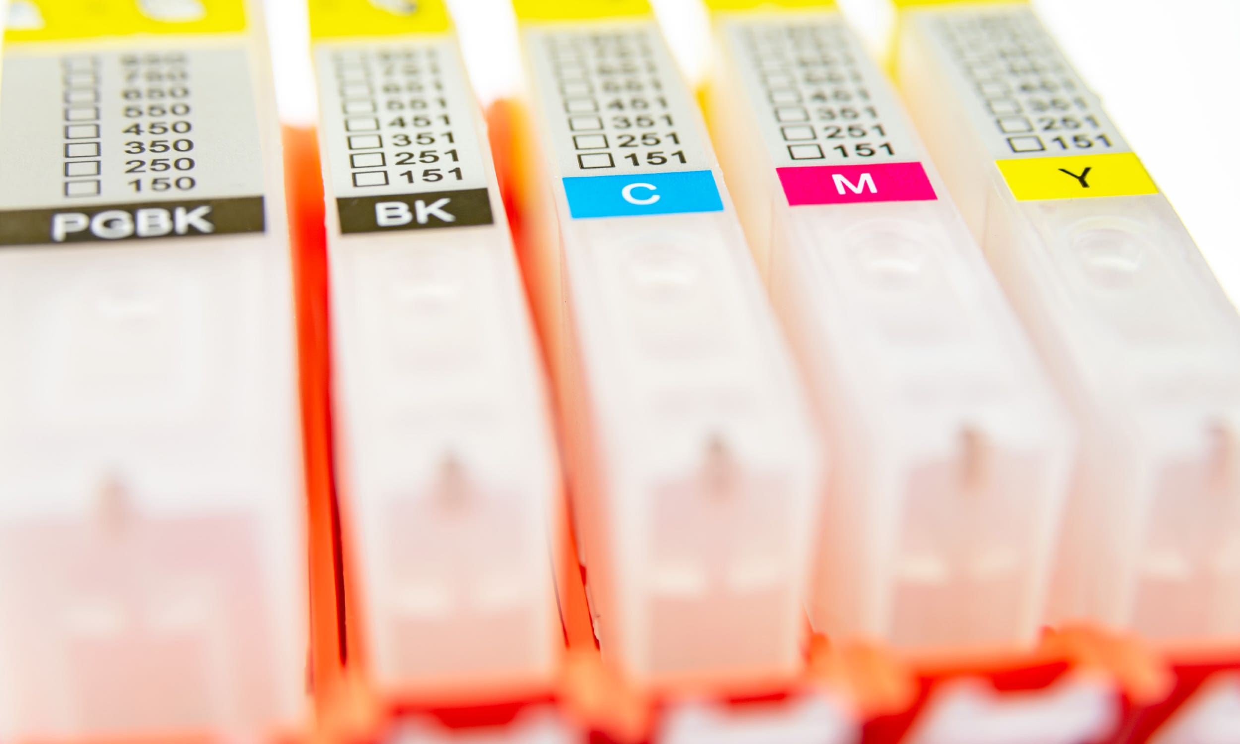 Closeup_of_white_cartriges